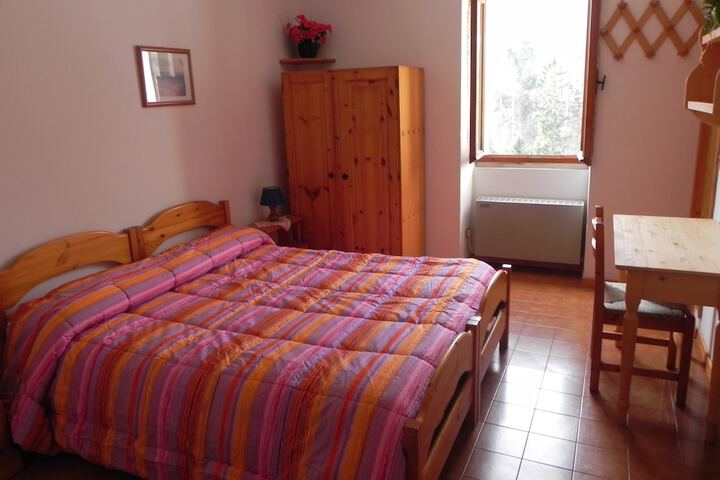 Room 6 of 68