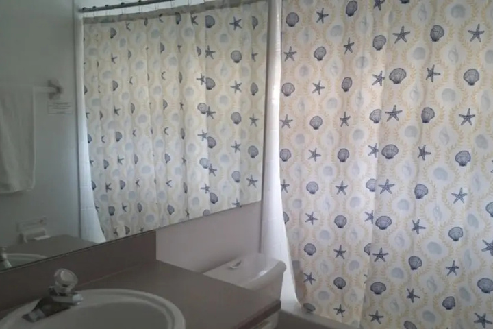 Room 6 of 14