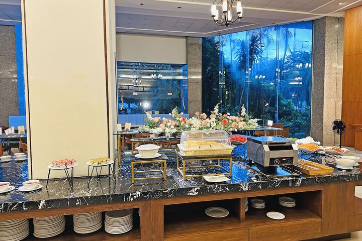 Dining 47 of 68