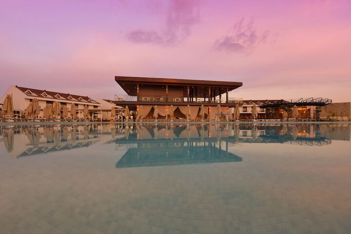 Pools & Facilities