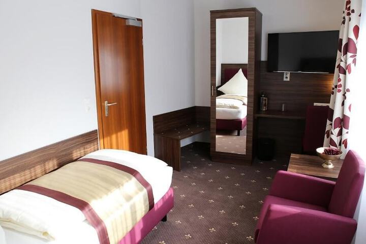 Room 19 of 65