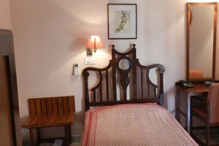 Room 17 of 182
