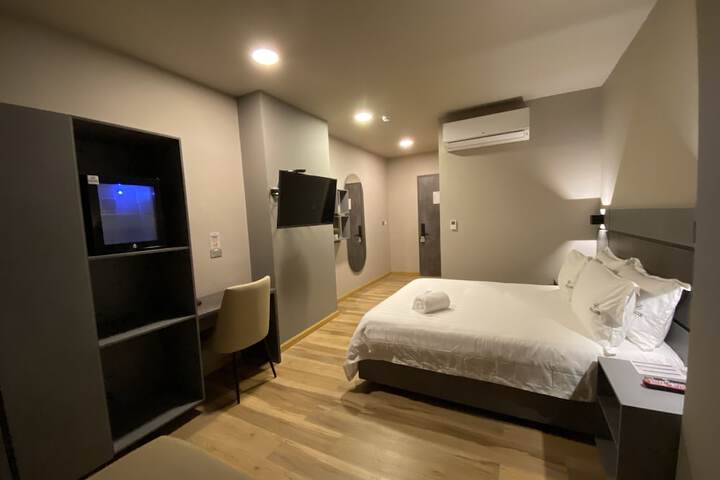 Room 18 of 38