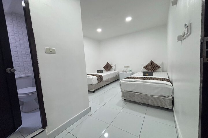 Room 5 of 44