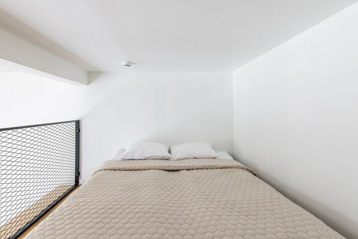 Room 12 of 50