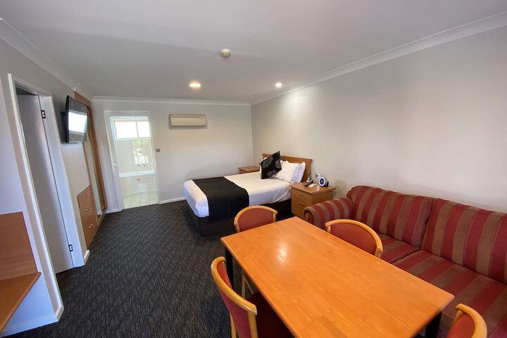 Room 40 of 106