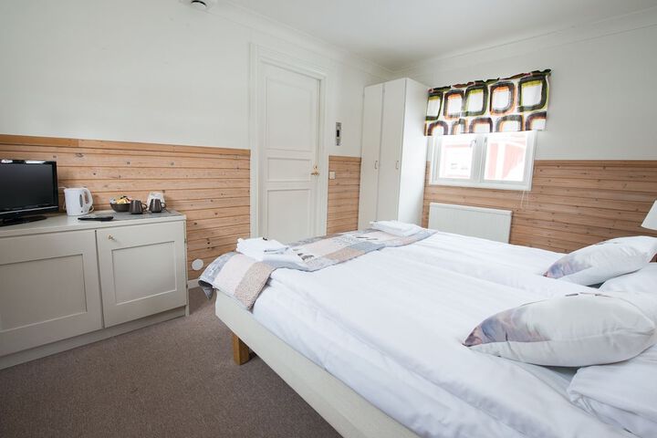 Room 4 of 44