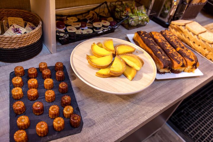 Dining 110 of 127