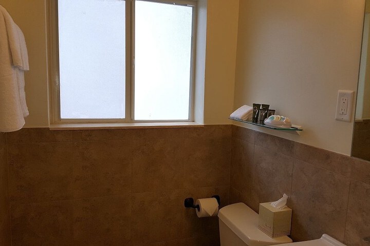 Room 301 of 695