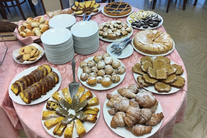 Breakfast/Coffee Service 40 of 61