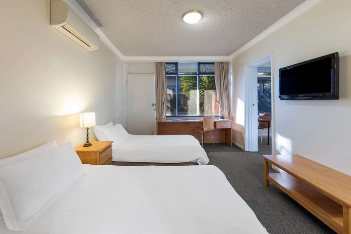 Room 18 of 32