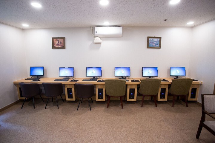 Business Center 26 of 38