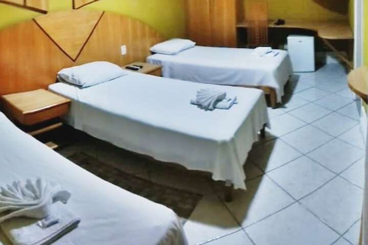 Room 4 of 40