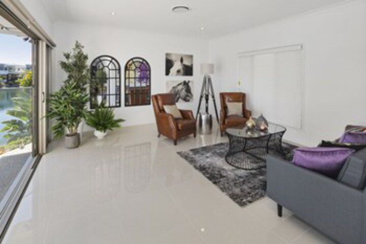 Room 3 of 20
