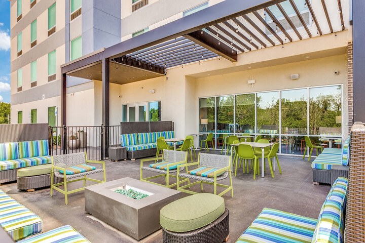 Terrace/Patio 26 of 33