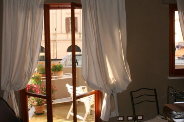 Room 3 of 8