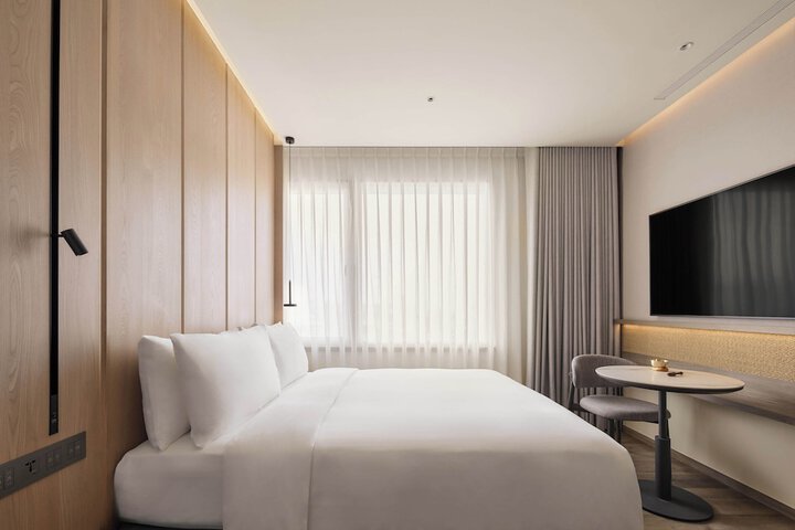 Room 15 of 62