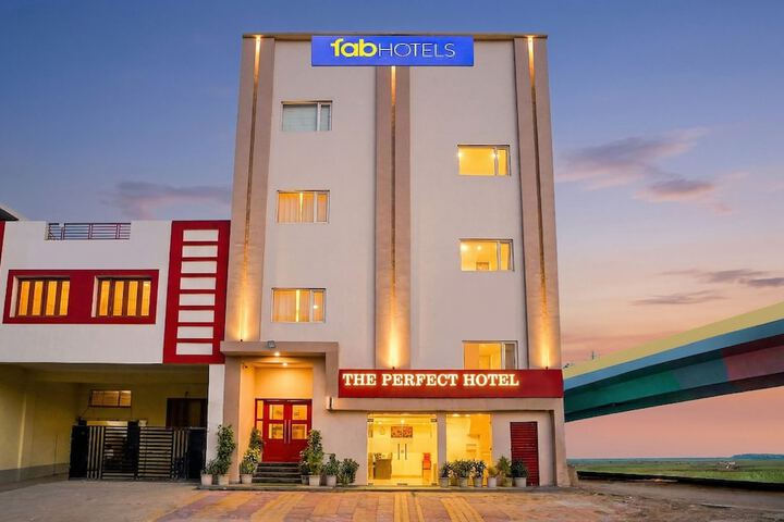 Fabhotel The Perfect