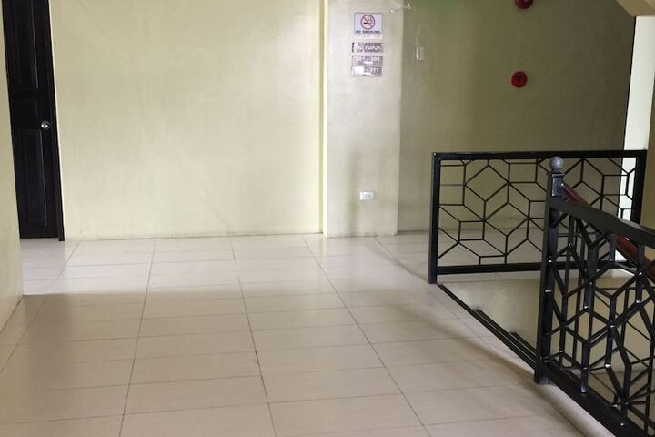 Ballroom/Hall 25 of 29