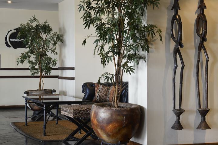 Lounge 192 of 276