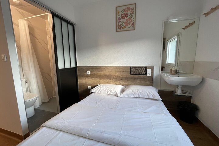 Room 11 of 26