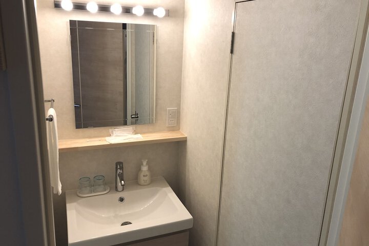 Room 10 of 43