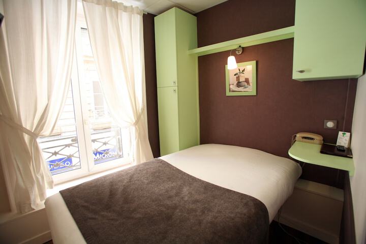 Room 6 of 43
