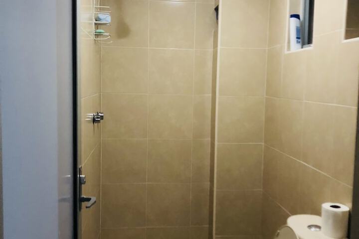 Room 25 of 32