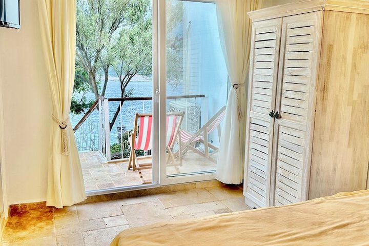 Room 5 of 23