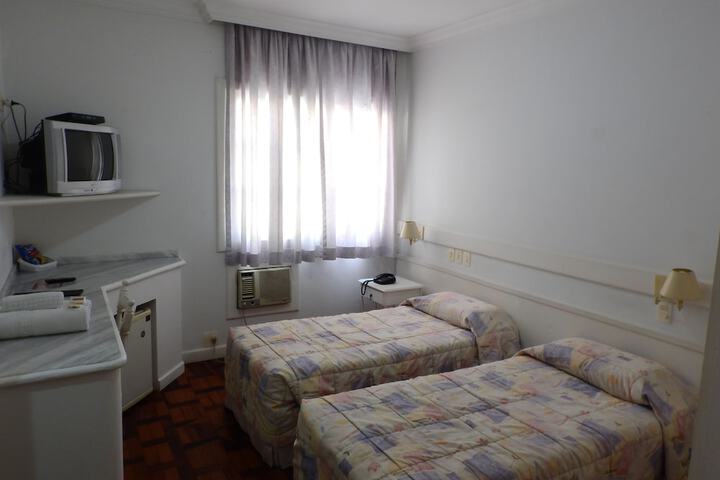Room 3 of 39