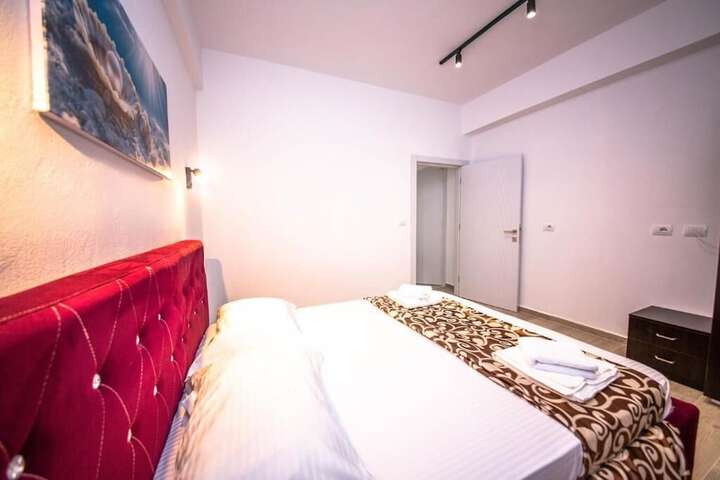 Room 20 of 163