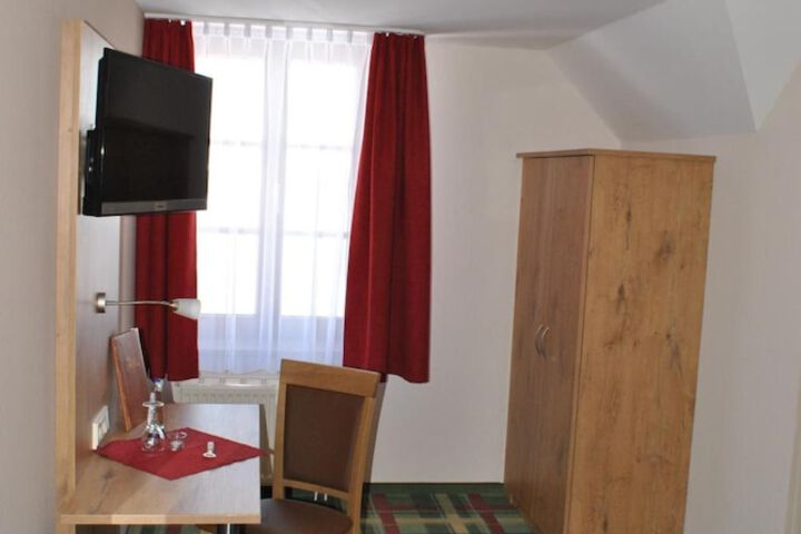 Room 15 of 52