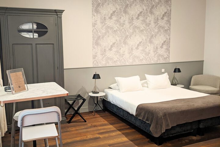 Room 17 of 40