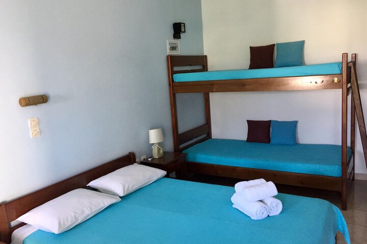 Room 6 of 31