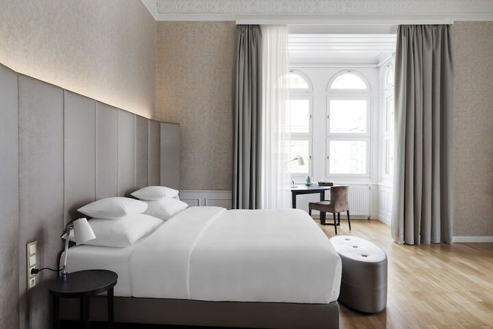 Room 48 of 63