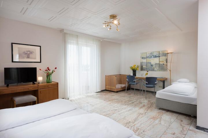 Room 9 of 20
