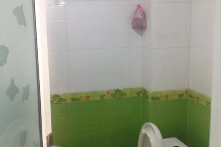 Room 7 of 16