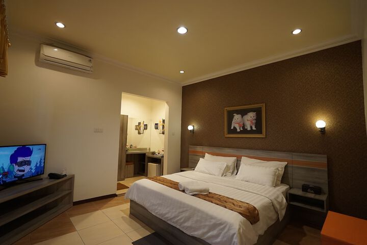 Room 5 of 26