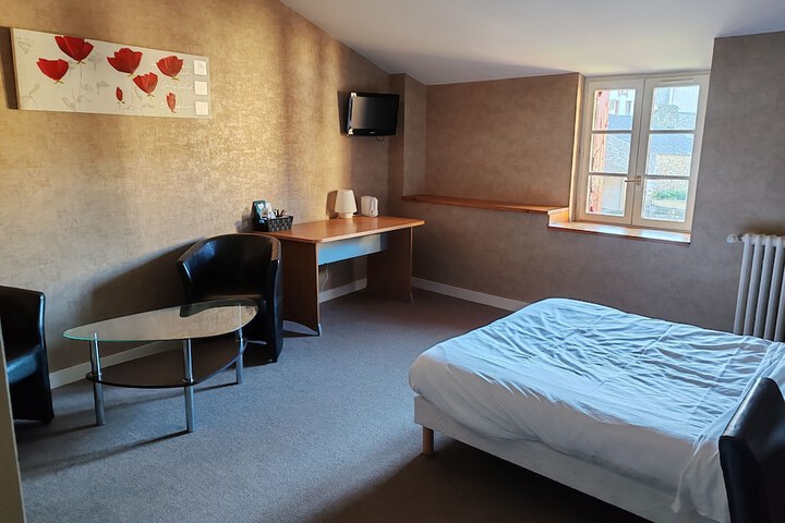 Room 6 of 14