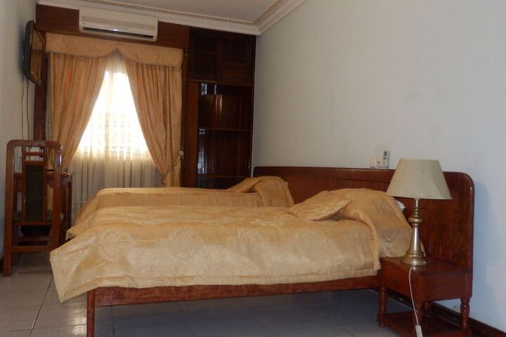 Room 13 of 31