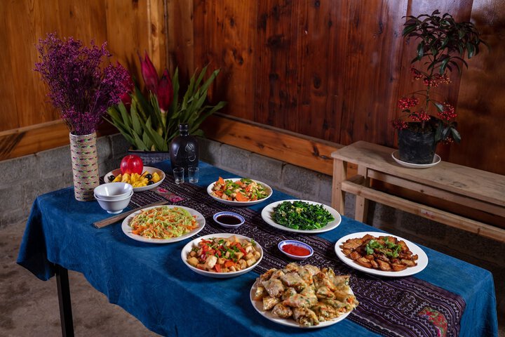 Dining 32 of 45