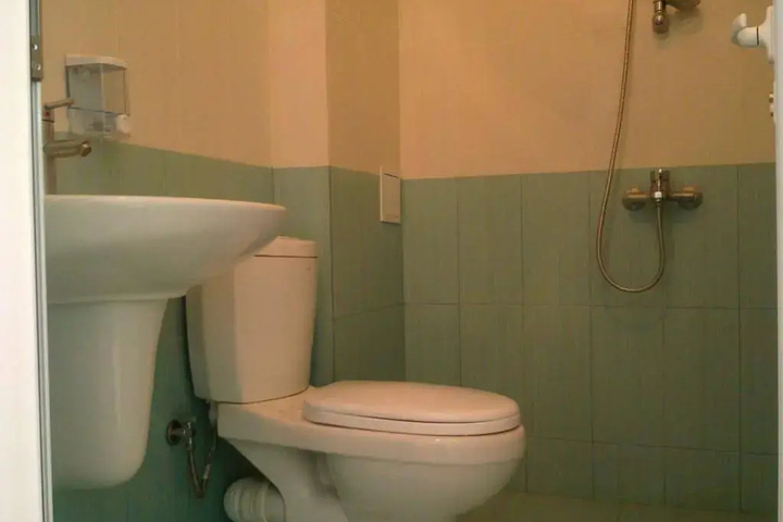 Room 8 of 14