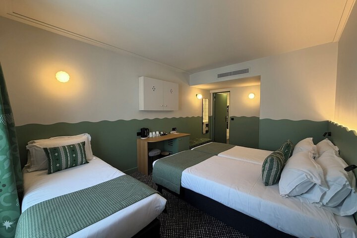 Room 40 of 69