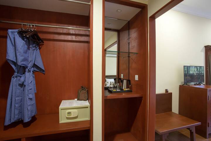 Room 43 of 105