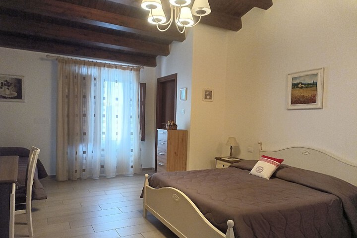 Room 30 of 97