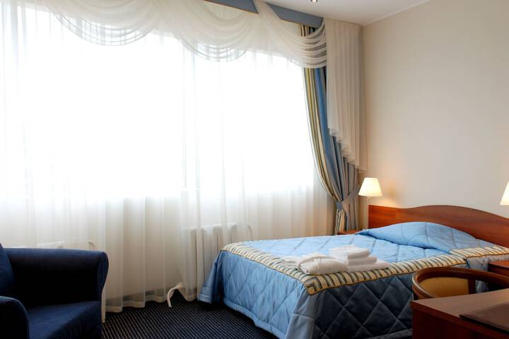 Room 12 of 63