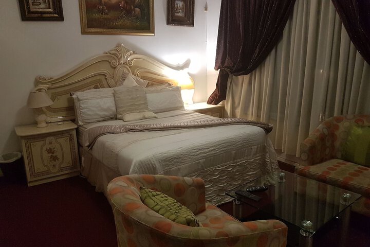Room 13 of 158