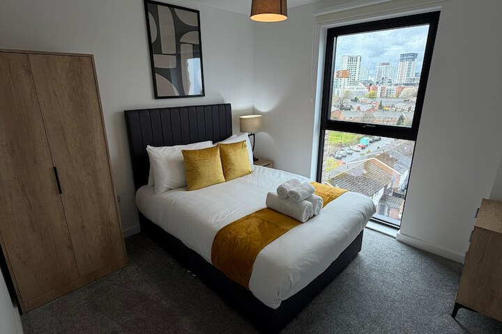 Room 4 of 74