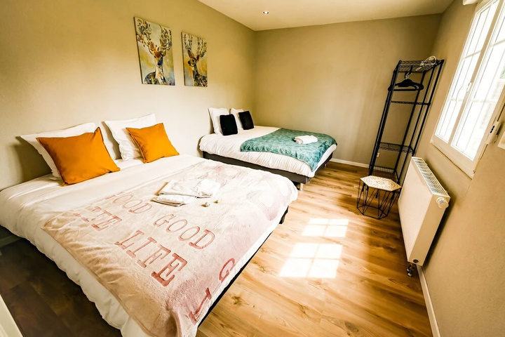 Room 7 of 28