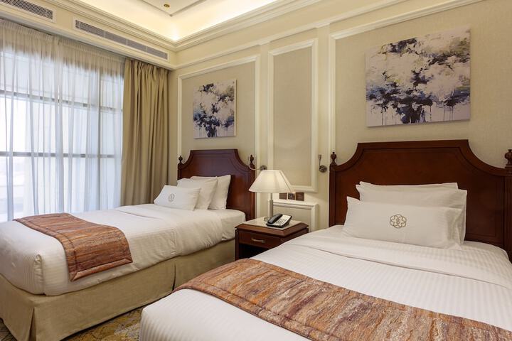Room 17 of 100